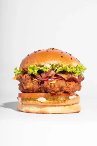 Pollo Crunch M *Incluye papas.