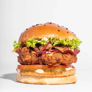 Pollo Crunch M *Incluye papas.